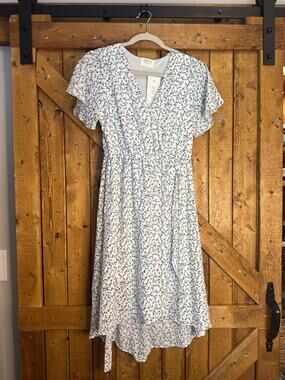 NWT Sienna Sky size, small white and blue flowy floral Bohemian, gypsy dress